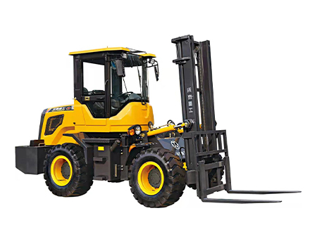 越野叉车的基本设备有什么优势？